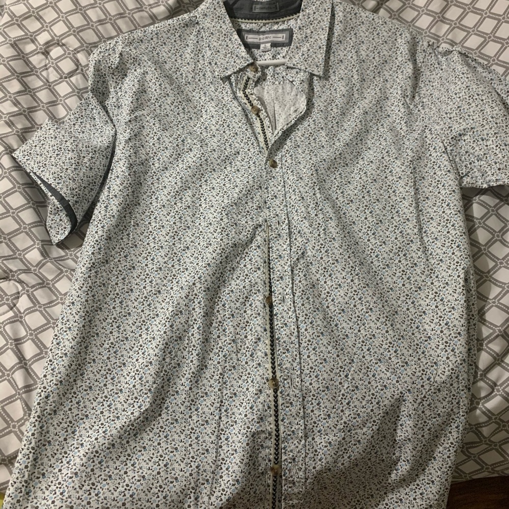 Short sleeve shirt
